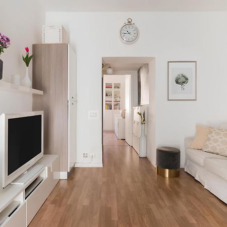 Charming Milanese Aparment Milão Exterior foto